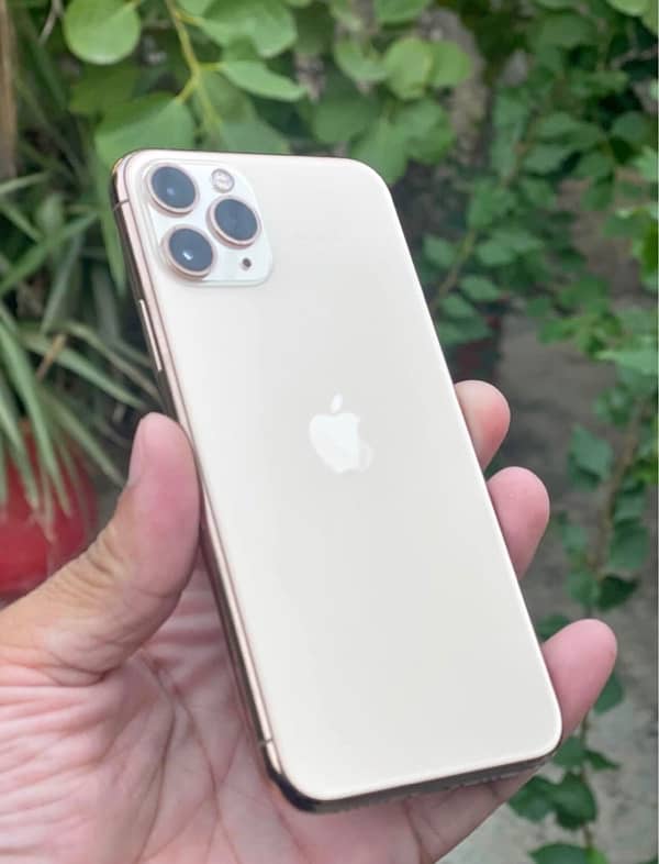 iphone 11 pro 64GB approved 4