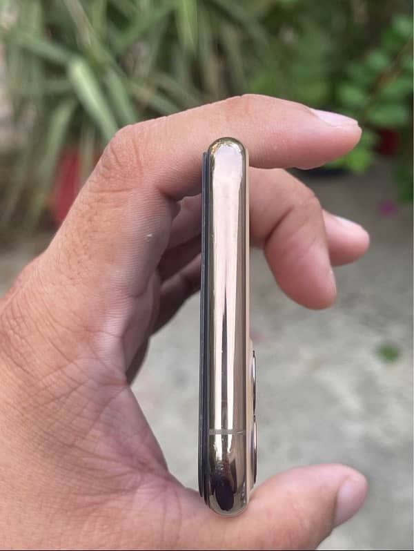 iphone 11 pro 64GB approved 8