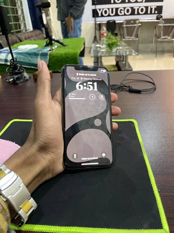 iPhone Xs factory unlock 256 GB 3