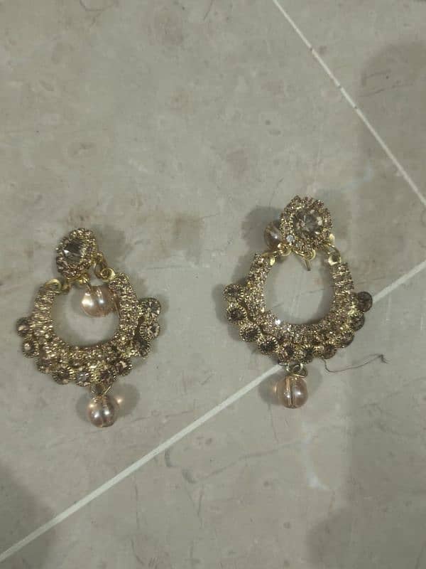 All 5 Earrings condition good, PKR 1200 3