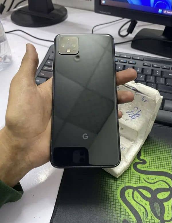 Google pixel 4xl with Box 1