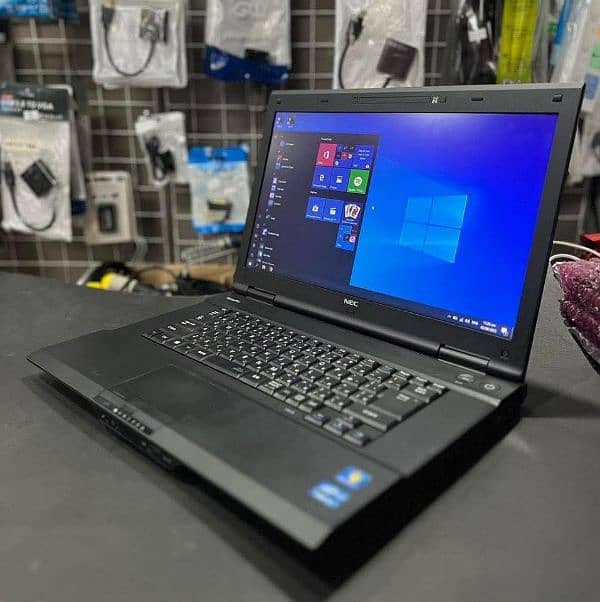 laptop core i3 4th gen best for frelancing designing and table work 2