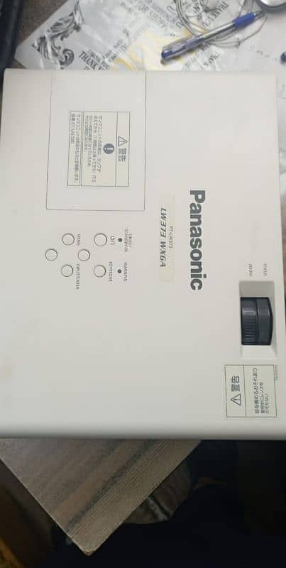 Panasonic Projector VPS PT LW 373 Brand new units with bag and remote 3