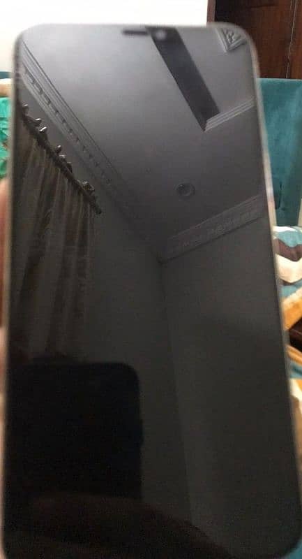 i phone 11 pro max 10/10 condition 2