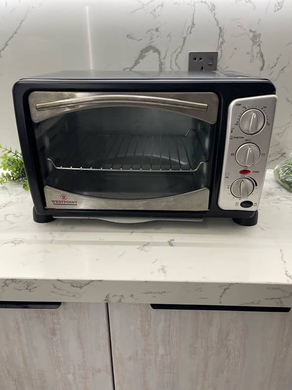 westpoint microwave oven 0