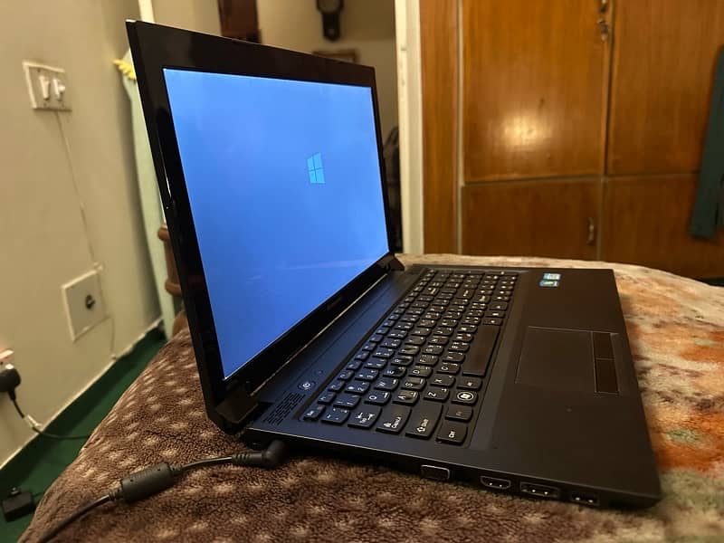 Lenovo Laptop Core i3 2nd Gen 0