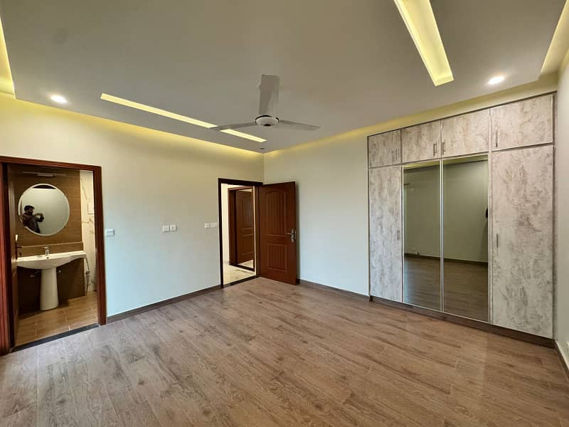 Jameel Sons Real Estate Offers 10 Marla Flat Is Available For Rent In Askari 11 Sector B At Super Hot Location 7