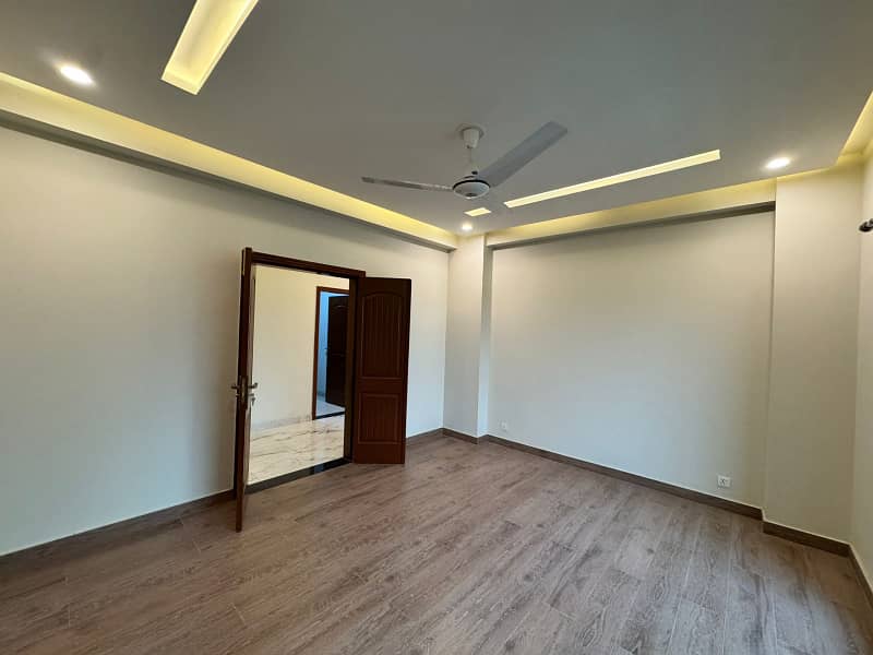 Jameel Sons Real Estate Offers 10 Marla Flat Is Available For Rent In Askari 11 Sector B At Super Hot Location 27