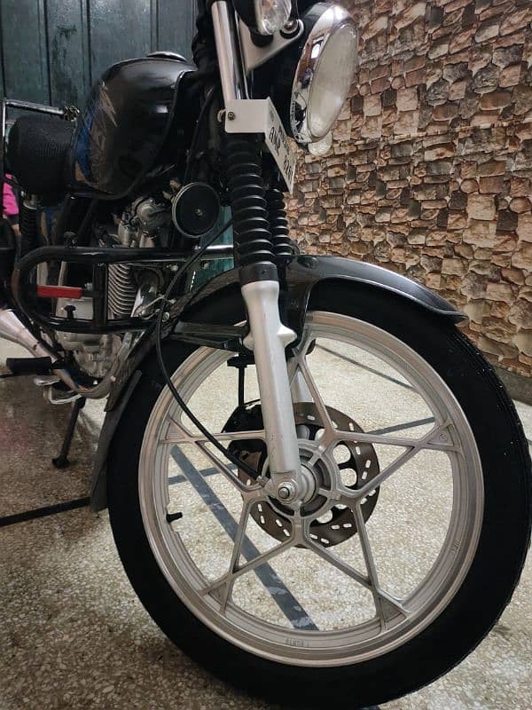 Suzuki GS 150 1