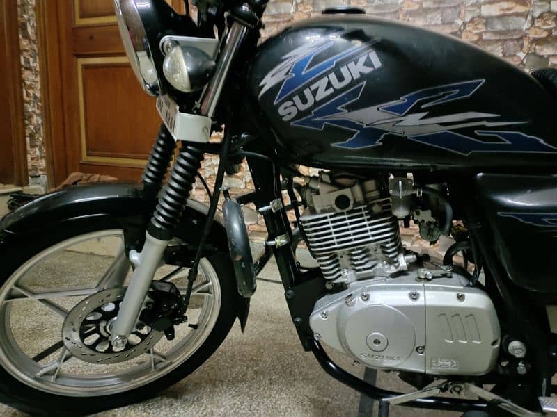 Suzuki GS 150 3