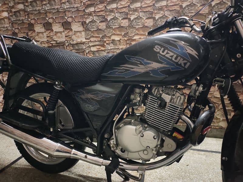 Suzuki GS 150 5