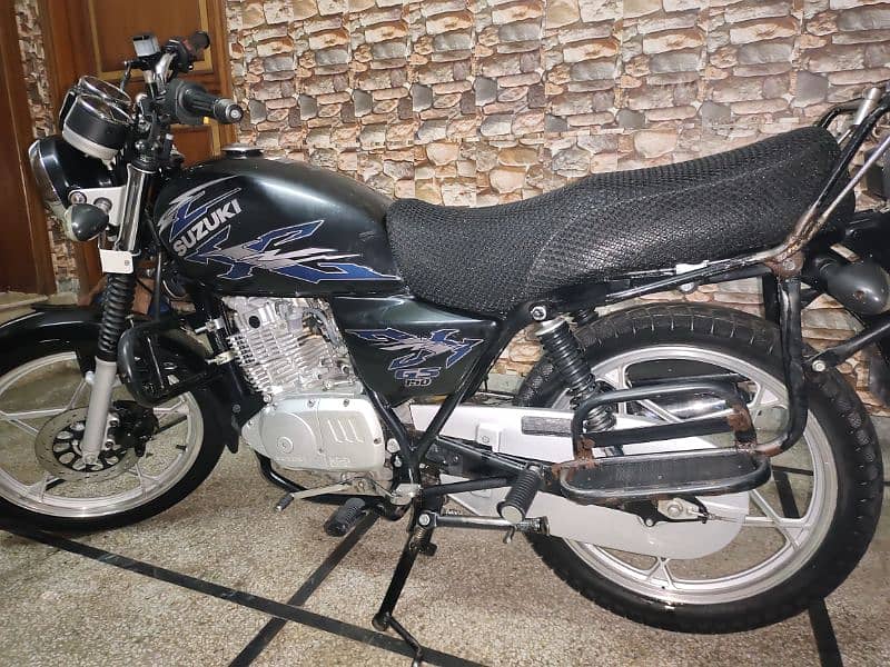 Suzuki GS 150 6