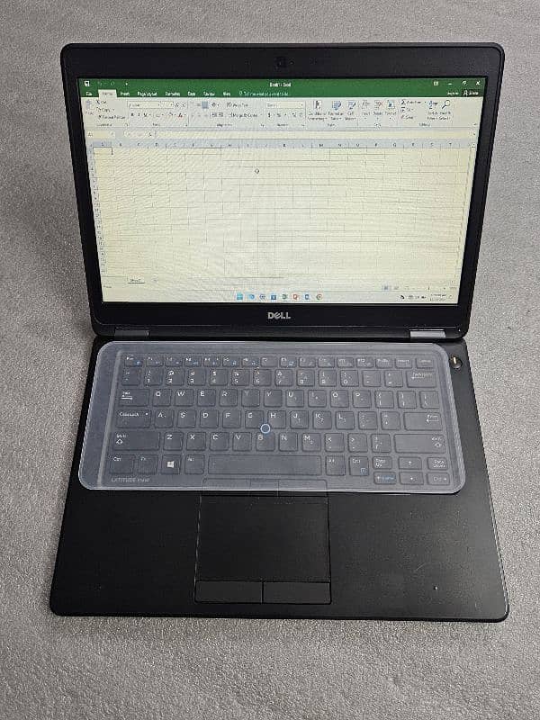 Dell Laptop Fifth Generation with Fast Charger 5