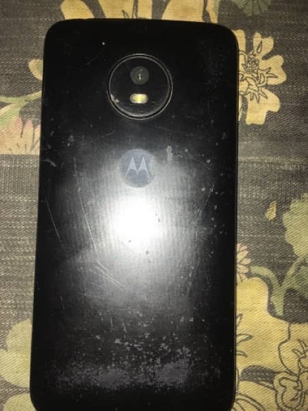 Moto E4 1