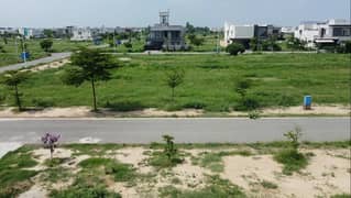 1 Kanal Top-Notch Location For Sale Plot No. 838 Near By McDonalds' & Other Amenities