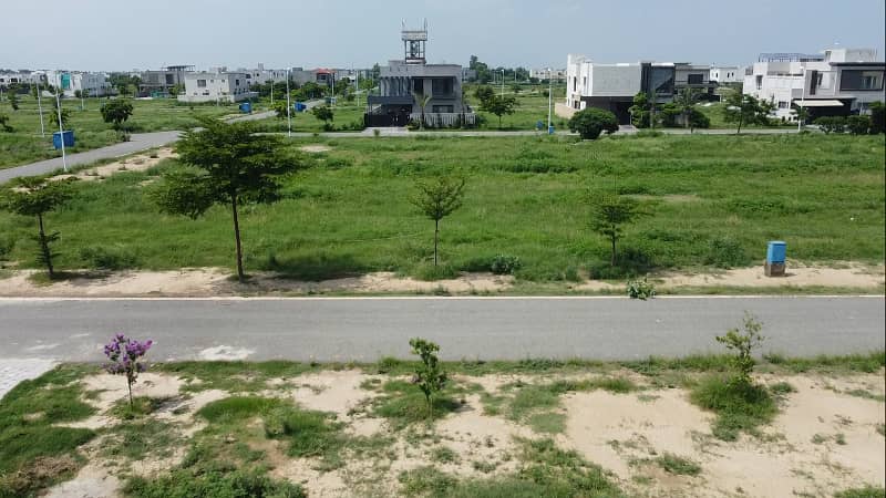 1 Kanal Top-Notch Location For Sale Plot No. 838 Near By McDonalds' & Other Amenities 0