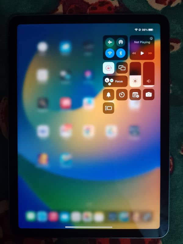 iPad Air 5 - 64GB Storage - 8 GB RAM 3