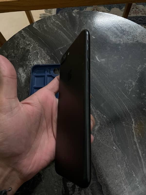 iphone 7 plus black 3