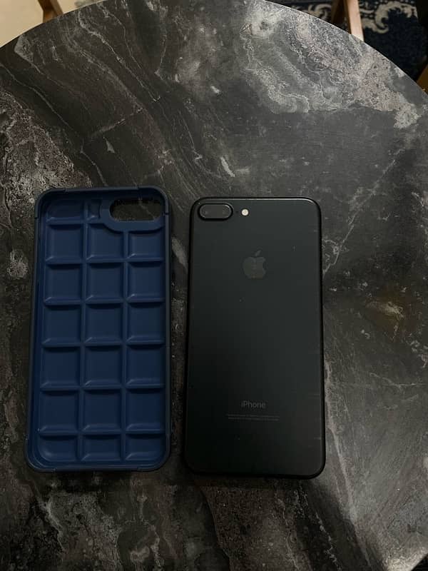 iphone 7 plus black 4