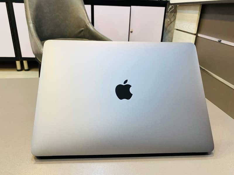 MacBook Pro 13” M1-2020  16/512 4