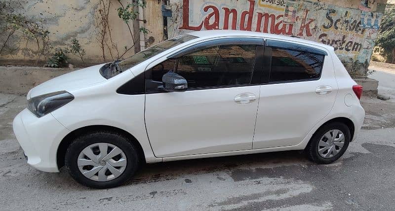 Toyota Vitz 2015 3