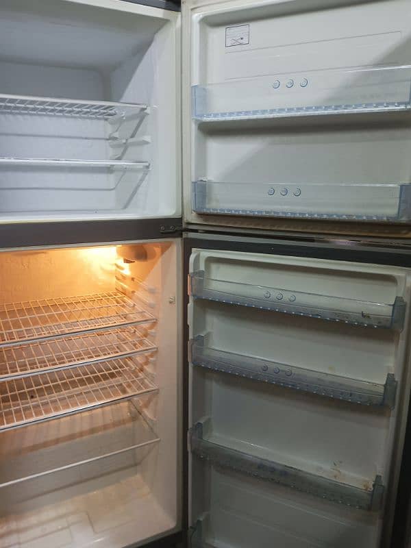 Haier fridge large(family size) 6