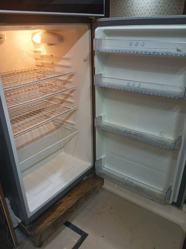 Haier fridge large(family size) 8