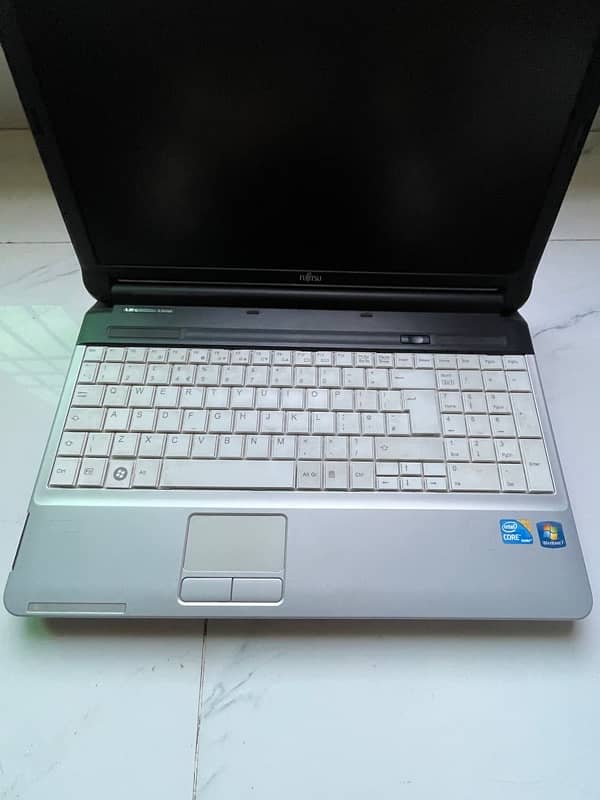 Fujitsu Laptop 0