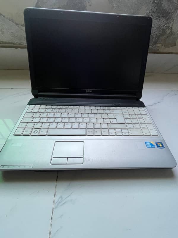 Fujitsu Laptop 5