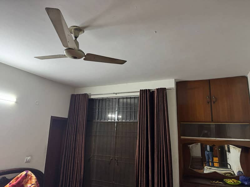 1.5 Kanal main Cantt upper portion 3 Beds for Rent for silent 2