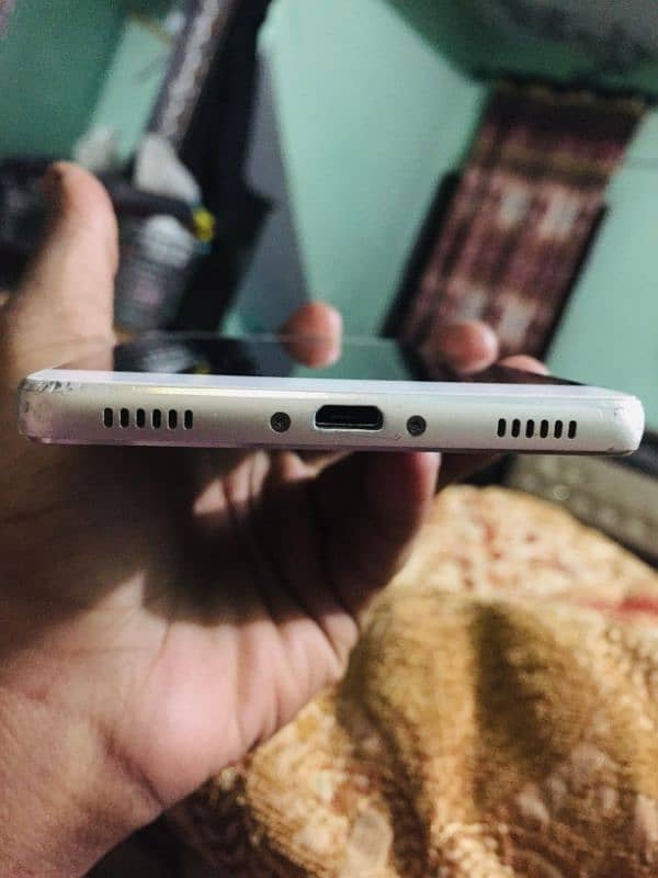 huawei p8       3GB RAM. 16GB memory 4