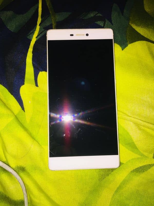 huawei p8       3GB RAM. 16GB memory 7