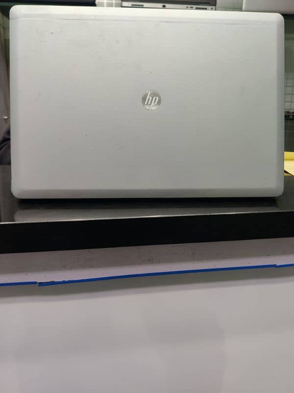 Hp folio 9470m 1