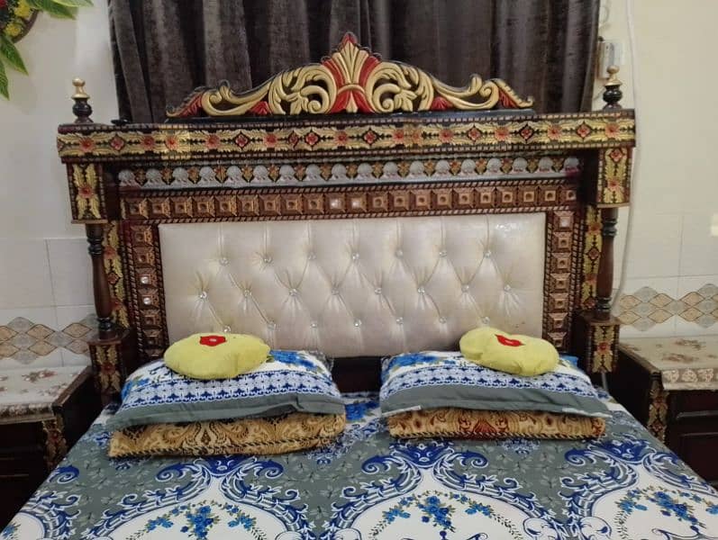 Bed set without metress showcase n sofa 4