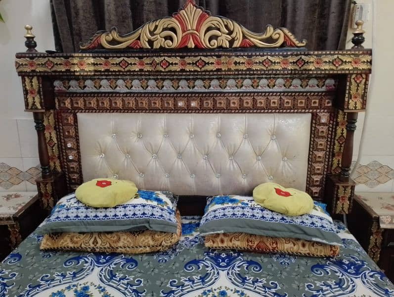 Bed set without metress showcase n sofa 5