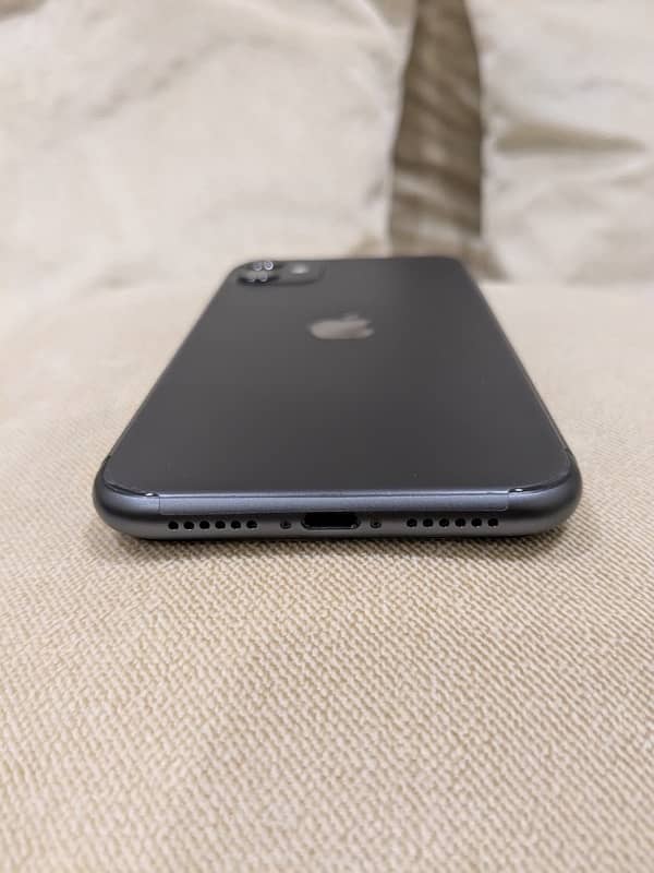 Apple iPhone 11 64GB Black 10/10 New Condition Non PTA JV 100% Health 2