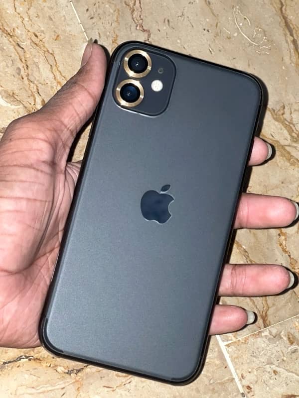 Iphone 11 128 gb With 84 Health Exchange Possible 3