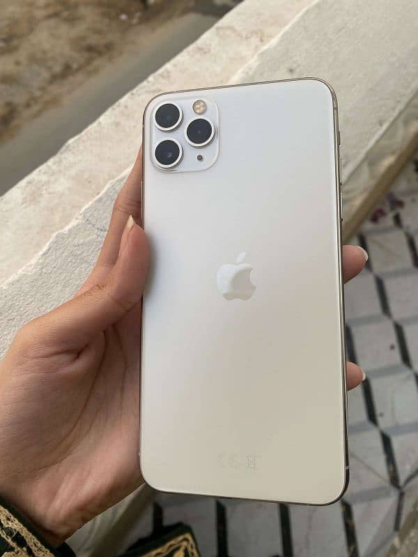 Urgent IPhone 11 pro max for sale 2