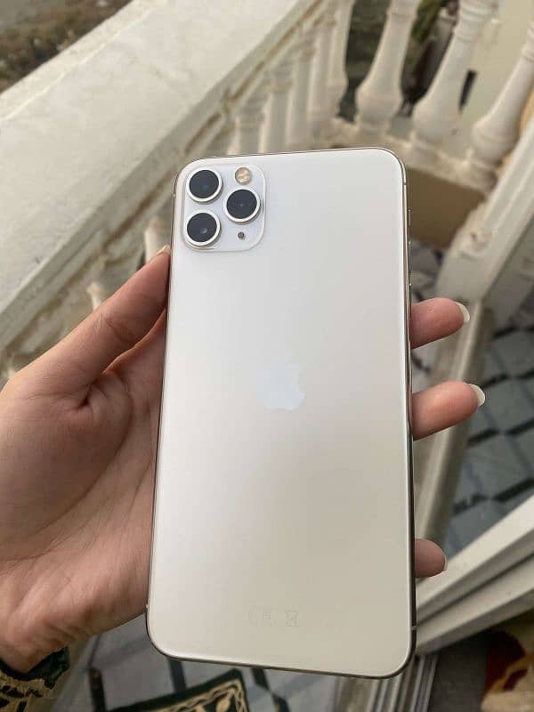 Urgent IPhone 11 pro max for sale 5