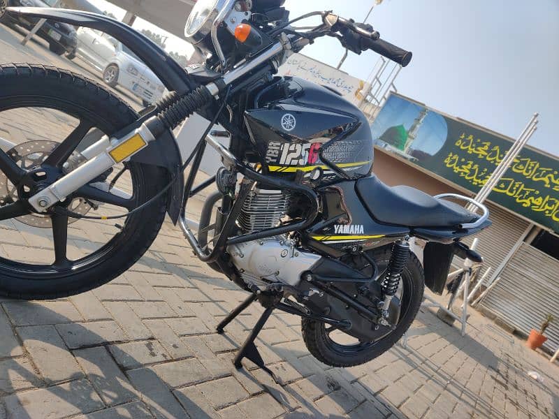 Yamaha YBR 125G 3