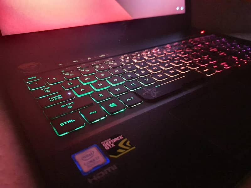 ASUS ROG CORE I7 8GEN GTX 6GB RGB KEY 10BY9 5