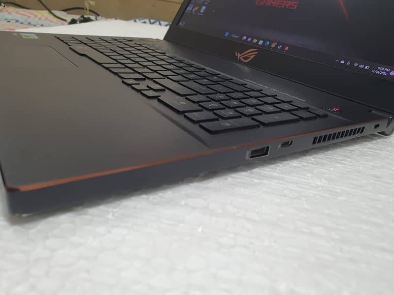 ASUS ROG CORE I7 8GEN GTX 6GB RGB KEY 10BY9 11