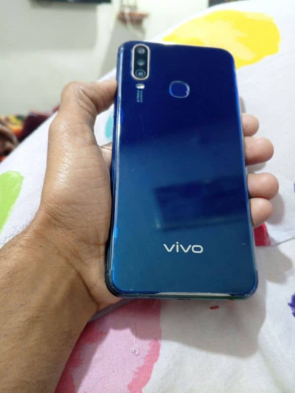 Vivo Y15 (4'64) 1