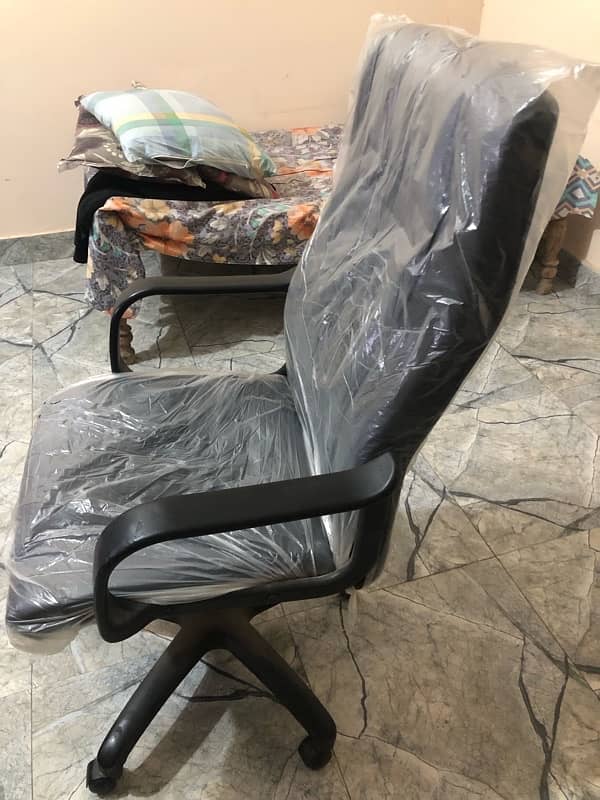 Comfortable Office chair for sale 1