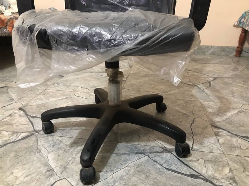 Comfortable Office chair for sale 3