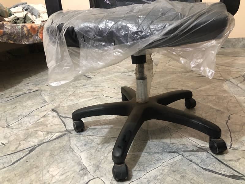 Comfortable Office chair for sale 4