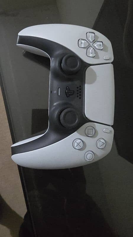 PS5 Controller 4