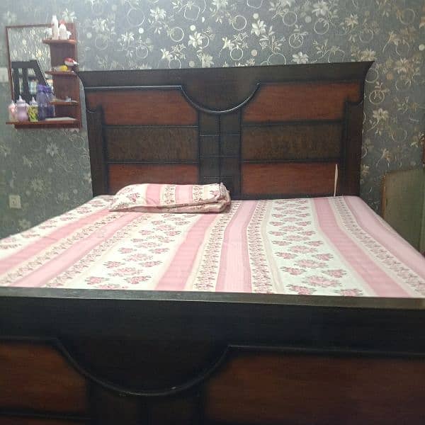 dabel bed set for urgent sale 0