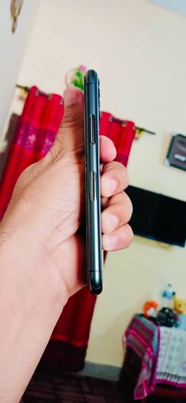 iPhone 11 Pro 256 gb dual SIM PTA Approved Waterpack 2