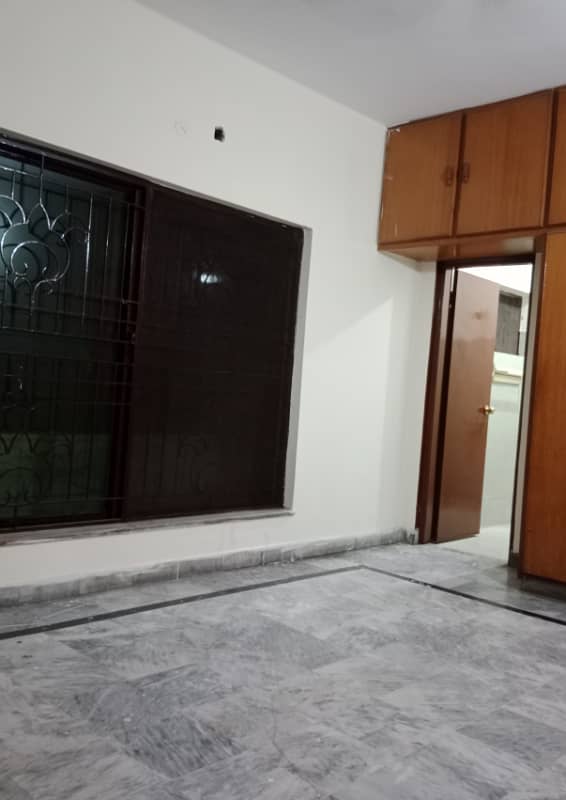 Sepreat 10 Marla Lower Portion For Rent In Saddar New Officer Officer Colony 2